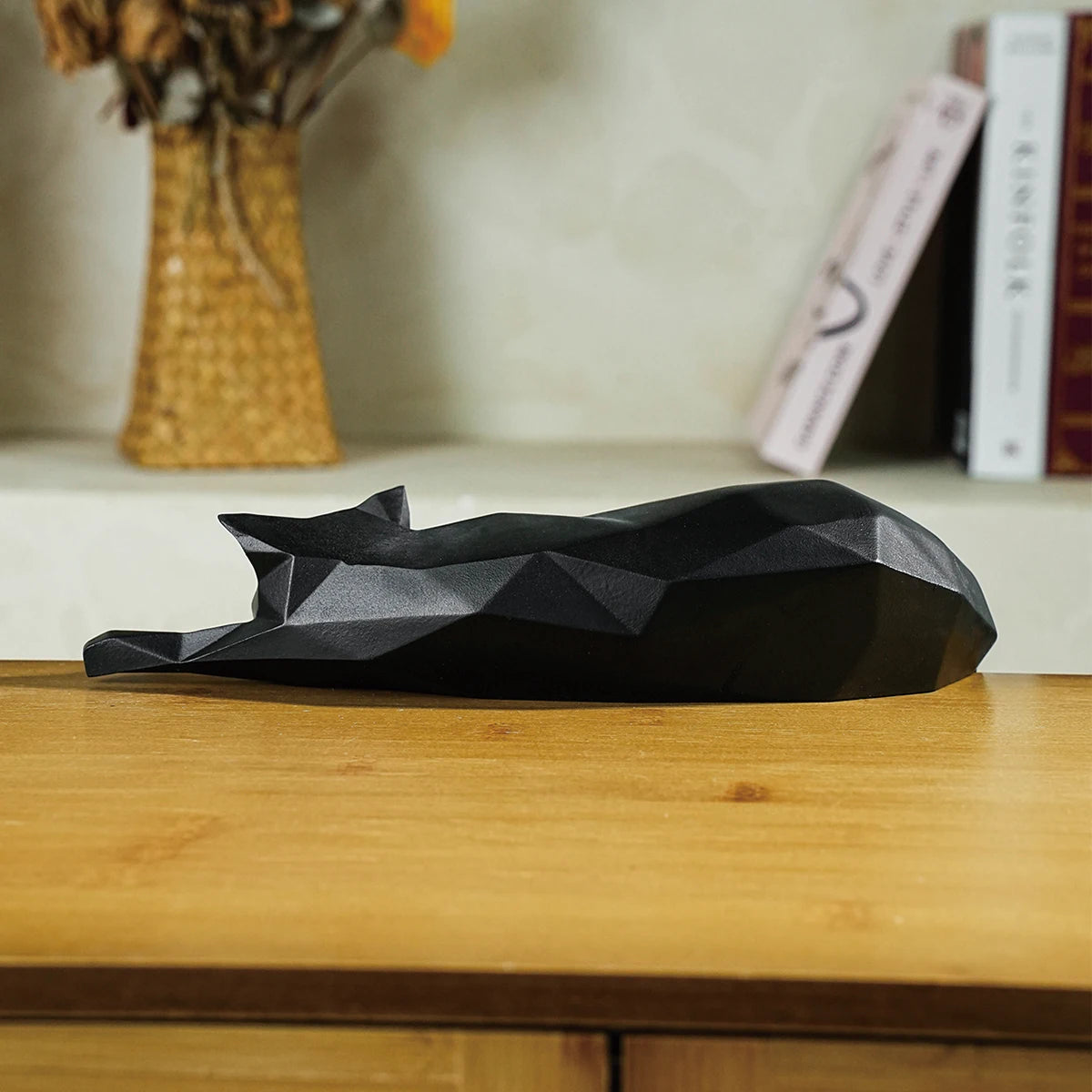 Estátua Geométrica de Gato - Decoração Moderna e Elegante
