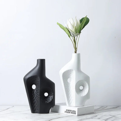 Decoração abstrata irregular de vaso de cerâmica, estante nórdica moderna, armário de vinho, decoração de mesa de cabeceira de quarto