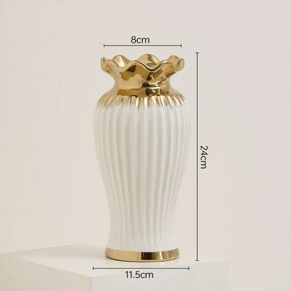 Vaso de Cerâmica Elegância Creme | Estilo Moderno com Detalhes Dourados