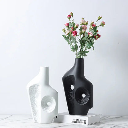 Decoração abstrata irregular de vaso de cerâmica, estante nórdica moderna, armário de vinho, decoração de mesa de cabeceira de quarto