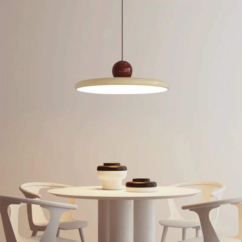 Bauhaus Flying Saucer Restaurante Lustre, Sala de jantar Decoração Criativa, Wall Decor, Mesa de bar simples, Lanterna, Lâmpada pingente